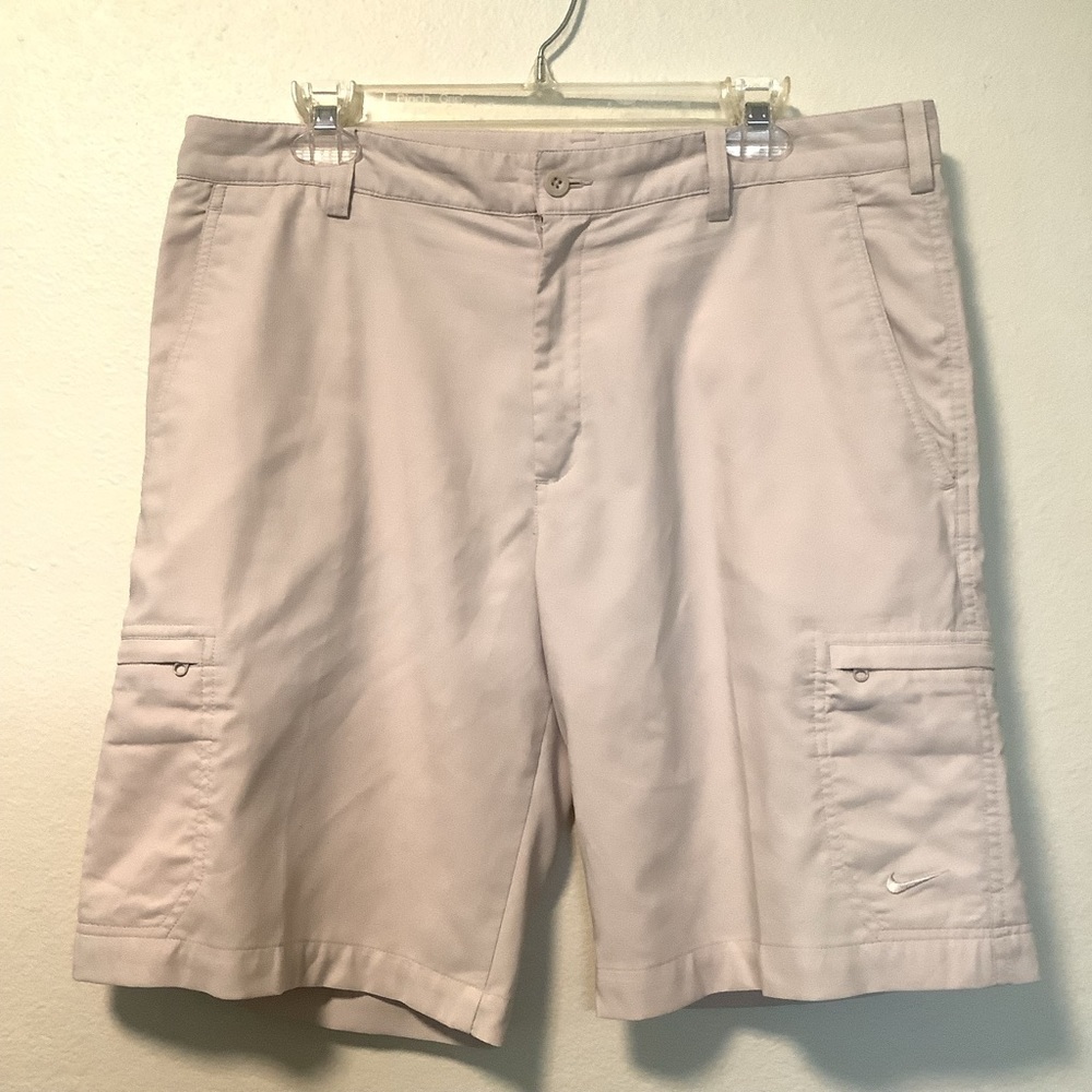 Nike Golf Dri-fit mens 34 beige lightweight sports‎ active wear golfing shorts